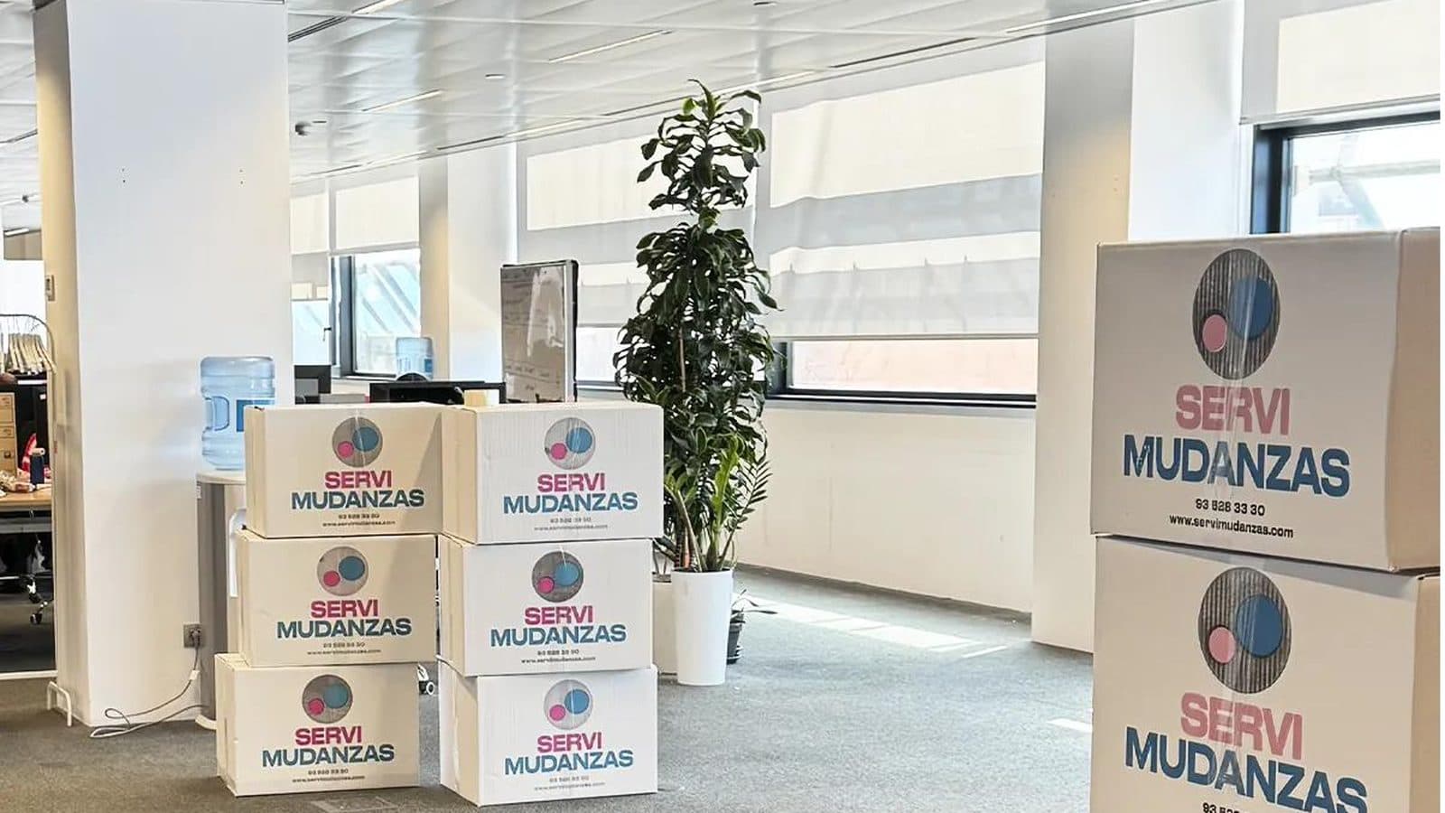 Trasteros de guardamuebles de Servimudanzas en el almacén de Montcada i Reixac